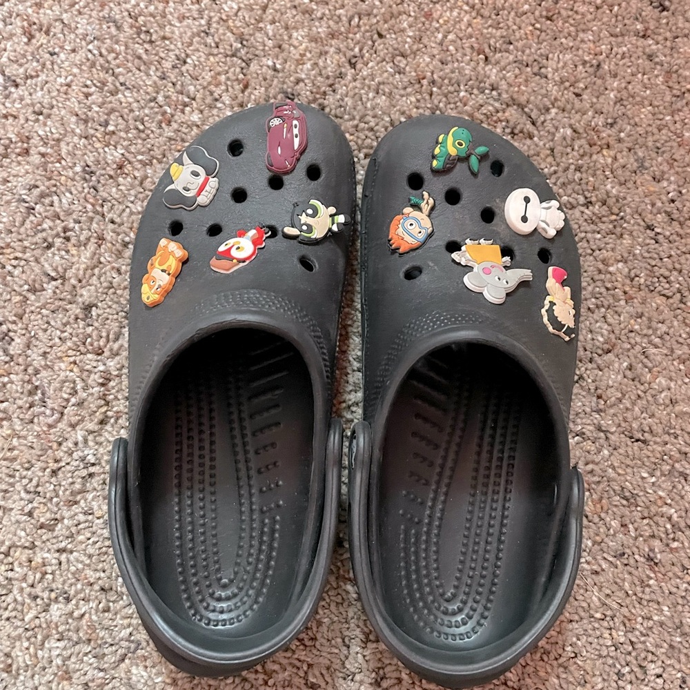 crocs, size 8, black